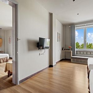 Family Room Garden View